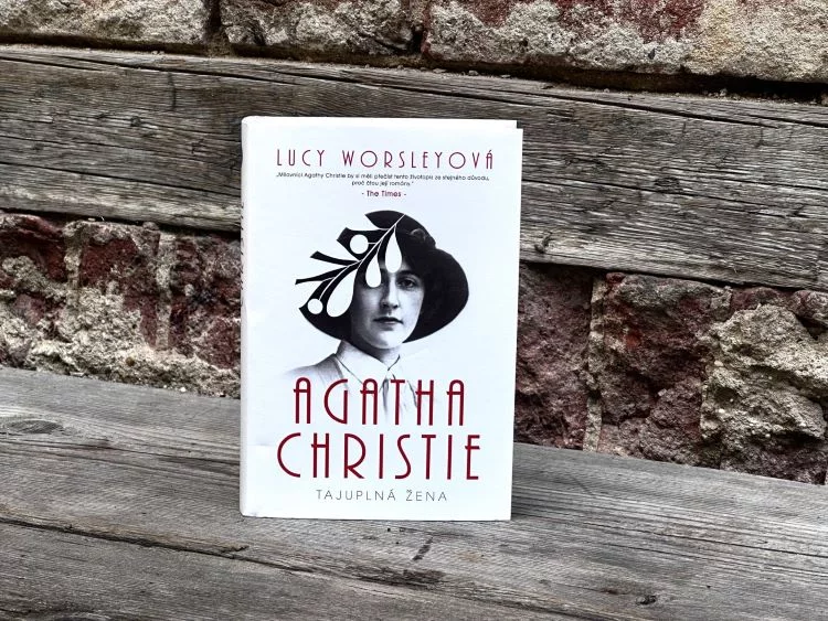 Agatha Christie – Tajuplná žena